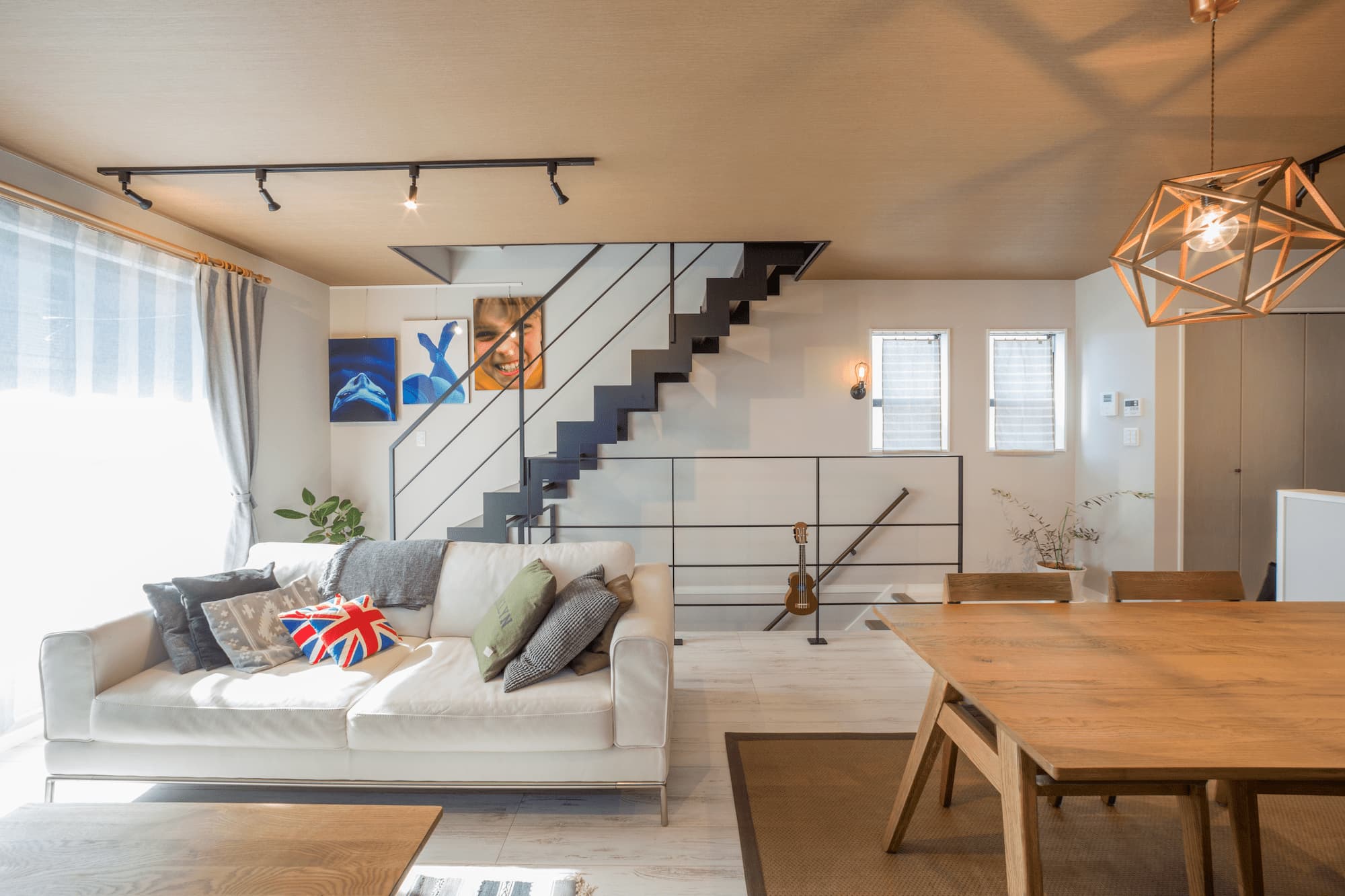 光と抜けを楽しむおうち 画像