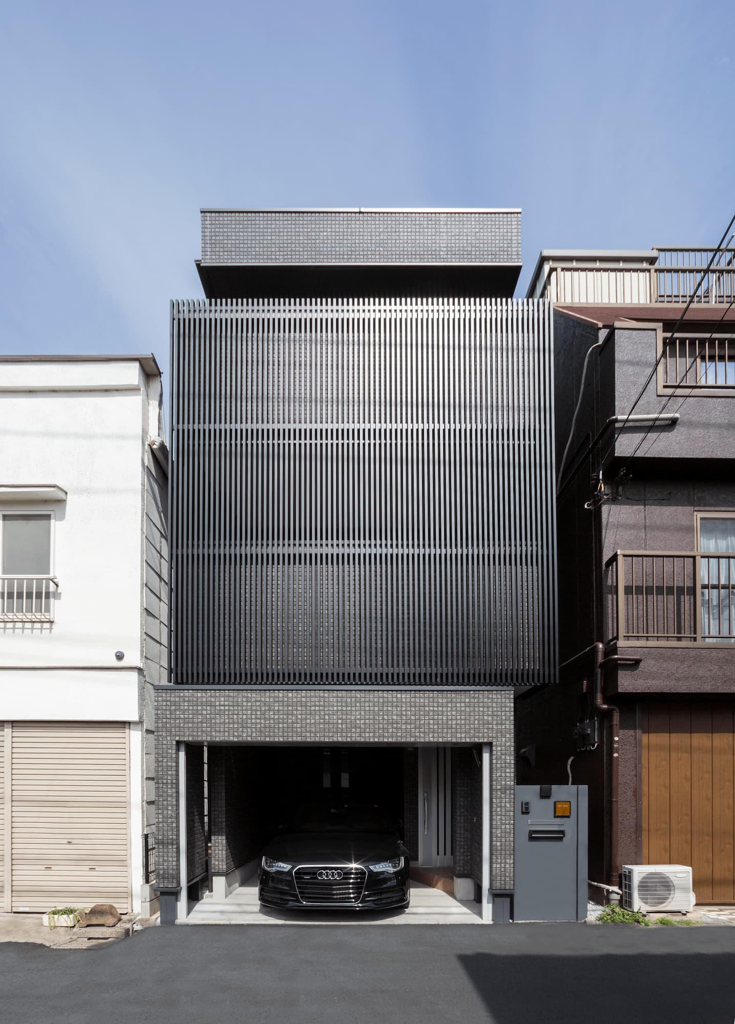 視線を遮るモダンなおうち 画像