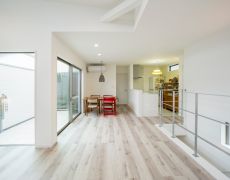 中庭デッキのあるおうち