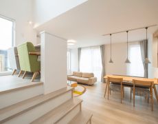 階段が居場所になるおうち